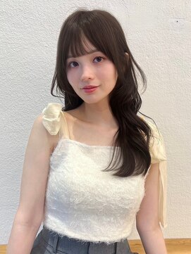 ユーフォリア 新宿通り(Euphoria) ブラウンカラーくびれヘアワンカールワンホンスタイル