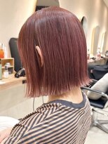 ヒビヲ(HIBIO) 横浜ペールピンクベージュカラータッセルボブ切りっぱなしボブ