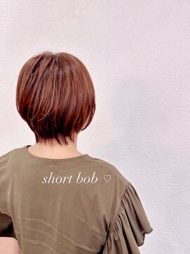 ヴィアーレアンクスタイル(VIALE Ank style) やわらかショートボブ×大人カラー