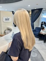 エアー 青山(AIR) ブロンドハイトーンベージュブリーチカラーレイヤーカット