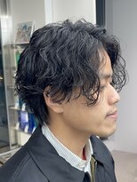 フィフス 天神大名(fifth)&nbsp;天神大名波巻きスパイラルパーマメンズカットセンターパート30代