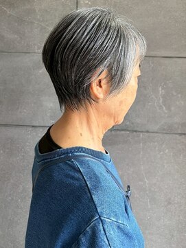 白髪染めカラー シルバーグレージュ ショートカット 髪質改善
