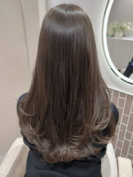 明るめ柔らかくすみグレージュ