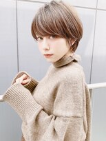 アンド ストーリーズ(&STORIES) 前髪ありアッシュブラウンマニッシュ大人可愛いショートボブ30代