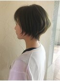 レイヤーショート×オリーブヘアカラー