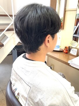 コアフィールフィス(COIFFURE fils) 【見附　今町】黒髪　センターパート　マッシュ