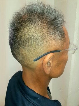 フュゼ(fusee) ベリーショート/6ミリ~2ミリのフェード