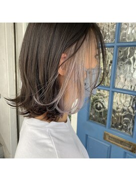 ジジ ヘアワークス(gigi hair works) ホワイトペールインナーカラー