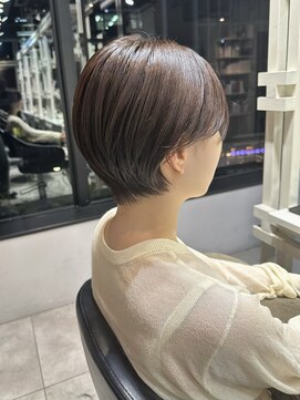 ディーエックス スリー(Dxxxx III) 質感軽めスッキリショートヘア