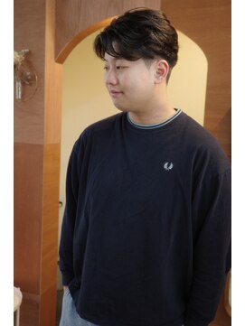 エディ(Edy) メンズセンターパートカルマパーマコンマバングカルマヘア岡山