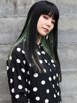 カテナ(CATENA) 黒髪ロングインナーカラー緑