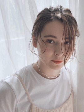 レオニード 表参道(LEONID) ミディアムお団子アレンジ