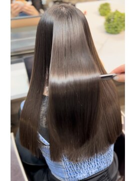 ハロバイシーン(Halo by seen.) 美髪矯正でツヤ仕上がり