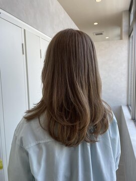 エレノア 枚方(Eleanor) ミディアムレイヤー＊Aya