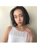 暗髪×ボブで色気を