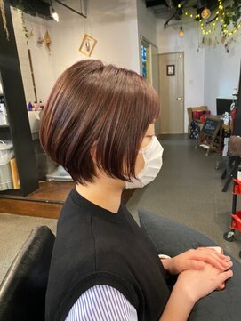 ヘアーラウンジ エゴ(Hair Lounge EGO) 白髪が馴染むナチュラルブラウンの上品ショートボブ