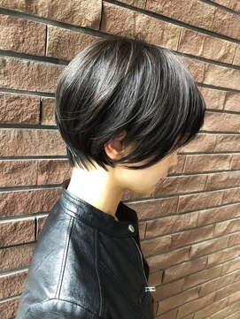 アッシュ 大泉学園店(Ash) 30代40代50代『白髪ぼかし』横顔美人ショート　Ash大泉学園店