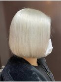 ダブルカラーベージュカラーケアブリーチカラー丸みショート