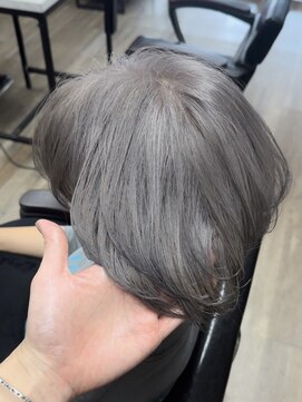 ヴィフ 大船(VIF) 白髪ぼかし脱白髪染めショートヘアショートボブカット大船駅鎌倉