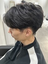 ヒュイル バイ ニアウ(Hwyl by Niau)&nbsp;メンズマッシュセンターパートスパイラルパーマニュアンスパーマ