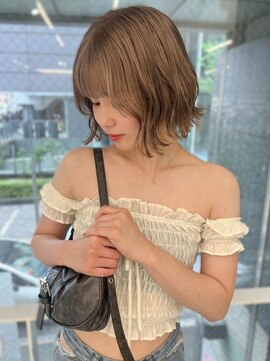 ランテルディ 渋谷(LANTERDIT) ミルクティーアッシュブラウン　外ハネボブ　ケアブリーチカラー