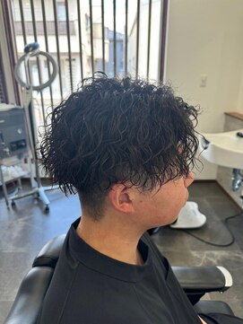 エイト(AITE) ベリーショート/ダークアッシュ/ニュアンスパーマ/韓国マッシュ