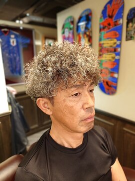 バレス 田町(BALES) [スキンフェード/ツイストスパイラル/田町]