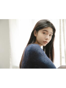 髪に潤いと弾力を閉じ込め、まとまりのある髪の毛に仕上げます。カラーやパーマと同時施術もOK◎