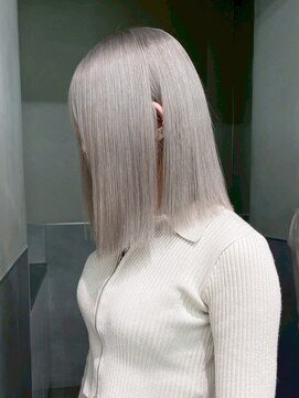 アルバム 新宿(ALBUM SHINJUKU) ブリーチダブルカラーホワイトベージュハイトーン_ba555612