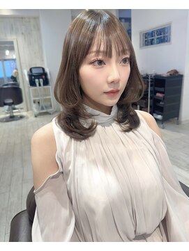 レイラバイアフロート 吉祥寺(Lila by afloat) ワンカールレイヤー/レイヤーカット/オリーブベージュ/おくれ毛