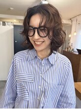 骨格に寄り添うパーマでいつもと違うジブンに。