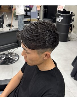 バジー バイ ディーアンドティー(Buzzy by D&T) 束間多めフェザーパーマ