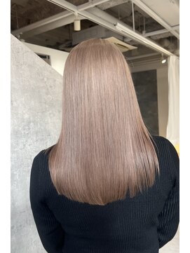 トリムバイエンヴィ(tlim by ENVY) ミルクティーベージュ/ニュアンスでピンクを少し