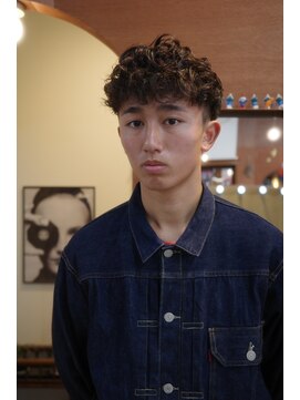 エディ(Edy) メンズスペインカール刈り上げ外国人風ケアパーマ眉毛カット