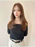 レイヤーカット×ベージュカラー