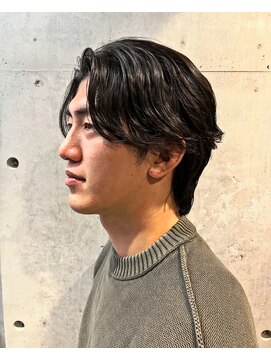 リベルテ 心斎橋(Liberte) ウルフミディアムパーマでこなれ感◎センターパートモテ髪
