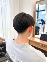 イル 天神西通り店(ill)&nbsp;【メンズ★天神】テーパーフェード×センターパート×フェード