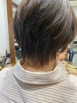 サトシオダクラ(SATOSHI ODAKURA) 「秋の軽やかショートレイヤーボブ」