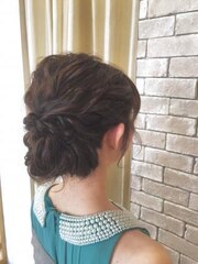 柔らかい印象に見えるヘアアレンジ