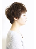 黒髪でも可愛く決まるひし形ショート