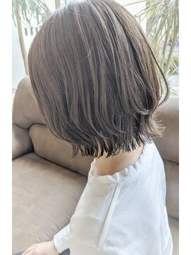 グラッチェ(grazie) 外ハネパーマ(コテ巻なし)
