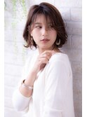外ハネミニウルフくびれヘアインナーカラーダークアッシュ濡れ髪
