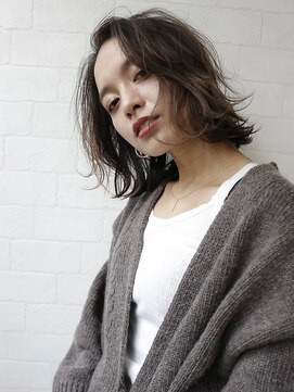 メリー(merry craftsman's factory) ウェーブボブ_アースカラー_グレージュ