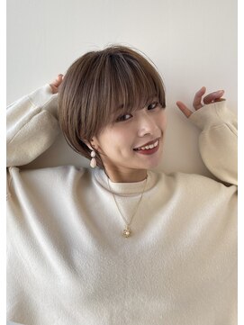 イヴォークトーキョーオーサカ(EVOKE TOKYO osaka) 丸み 可愛い 柔らかい 抜け感 ショート