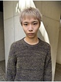ホワイトベージュ スパイキーショート