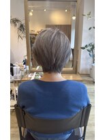 ソッリーソ ヘア(sorriso hair) 白髪を生かしたグレージュショート
