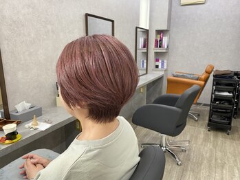 フロード(FLOAD)の写真/髪のエイジングサインに悩む大人女性に◎白髪をカバーしながら、素髪に宿る艶と潤いを呼び覚ます＋αのケア