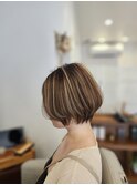 質感と量感にこだわったショート×透明感ハイライトカラー