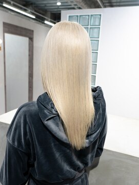 エン 栄店(enne) ホワイトブロンド