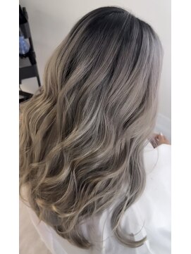 バレイヤージュ/ブリーチ／ダブルカラー／シャドウルーツ